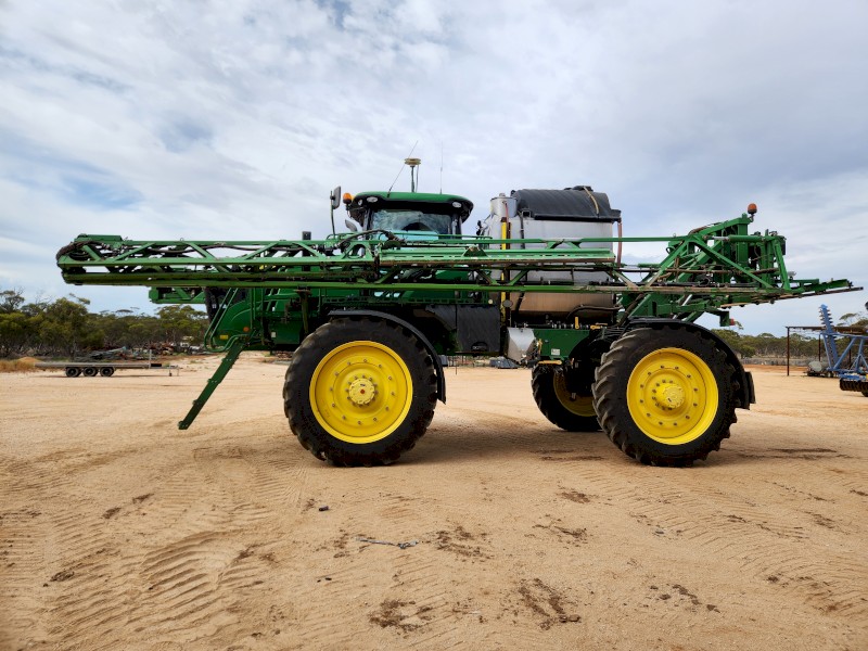 2016 John Deere R4045 SP Sprayer