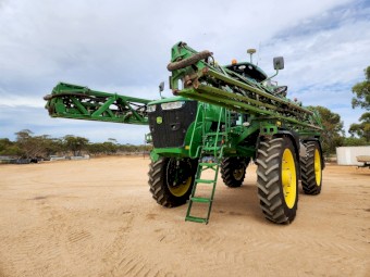 2016 John Deere R4045 SP Sprayer