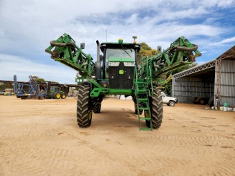 2016 John Deere R4045 SP Sprayer