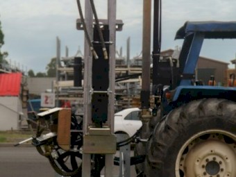 ELGRA HYDRAULIC PERCUSSION POST DRIVE WITH SIDE SHIFT SET UP 