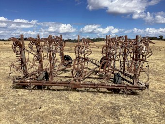 Harrow bar 13 leaf stumpjump harrows hyd lift manual fold