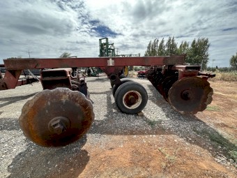 	USED International 780 HD 32 Plate Rigid Offset Disc