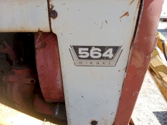 International 564 Tractor Loader