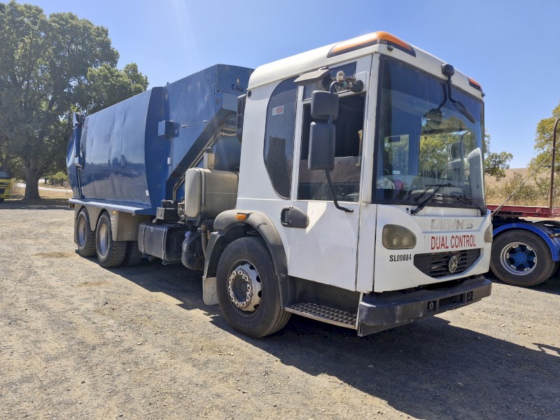 2012 Dennis Eagle Garbage Compactor
