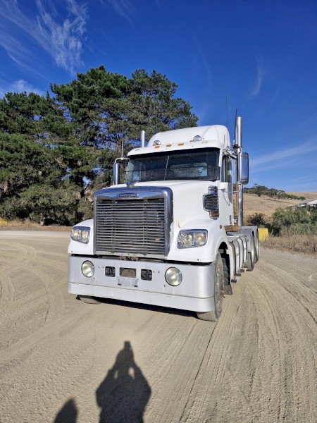 2017 Freightliner Coronado 6x4 Day Cab Prime Mover