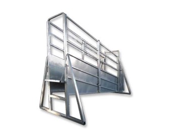 ADJUSTABLE LOADING RAMP - 3.0mm thick tread plate steel sheeting