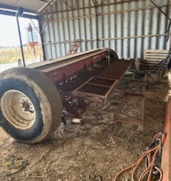 International 511 Combine