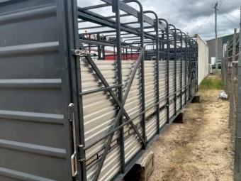 Extreme Welding 28' 2022 Cattle Crate 