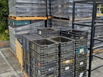 200 x Heavy Duty Plastic Storage Stackable Crates Containers Nally 26 Litre