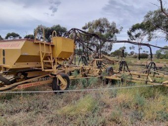 Connor Shea Air Seeder 40ft with Prickle Chain