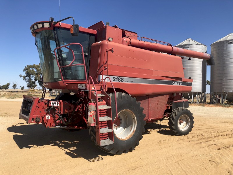 1997 Case IH 2188 Header with Front