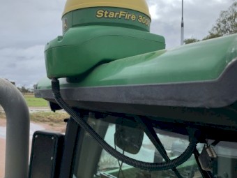 John Deere SF 3000 RTK Receiver.