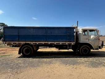 1987 International Tipper Acco 1800 