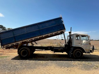 1987 International Tipper Acco 1800 