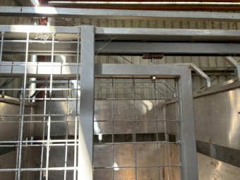 Stock crate and deck 