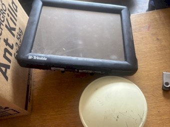 3 x Trimble GPS units 