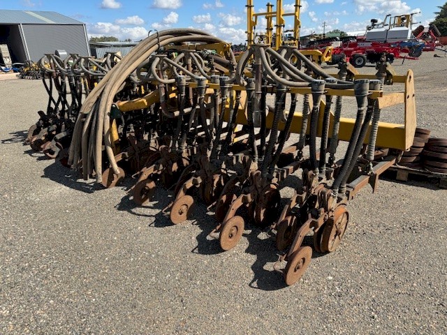 2010 SERAFIN ULTISOW ASBG 6M DOUBLE DISC SEEDER BAR USED