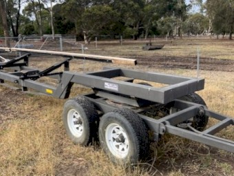 Contractor comb trailer new condition