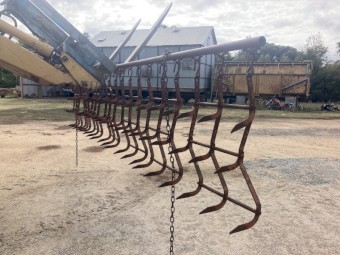 Combine Leveling Harrows