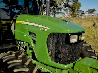 2019 JOHN DEERE 5105M MFWD 105hp TRACTOR