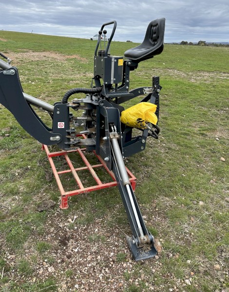 Titan Backhoe F250 3PL