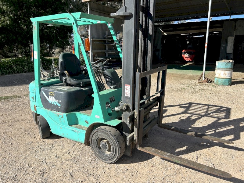 Mitsubishi fg15 1.5 ton forklift petrol/lpg with side shift 