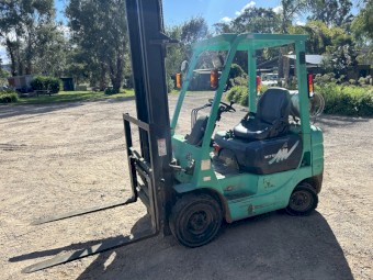 Mitsubishi fg15 1.5 ton forklift petrol/lpg with side shift 