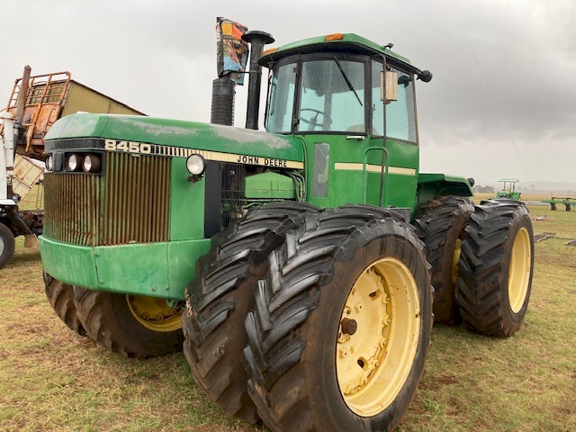 John Deere 8450 