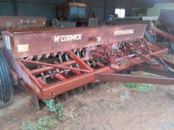 International A6-1 disc combine