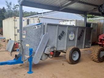 Ren Mark Compost/Mulch Trailer Spreader