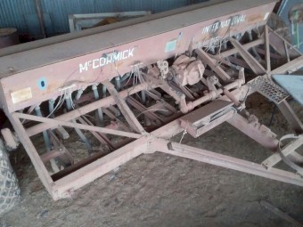 International A6-1 combine