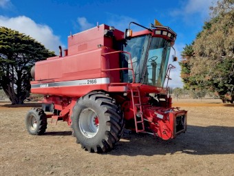 Case 2166 with 30' 972 Macdon Front