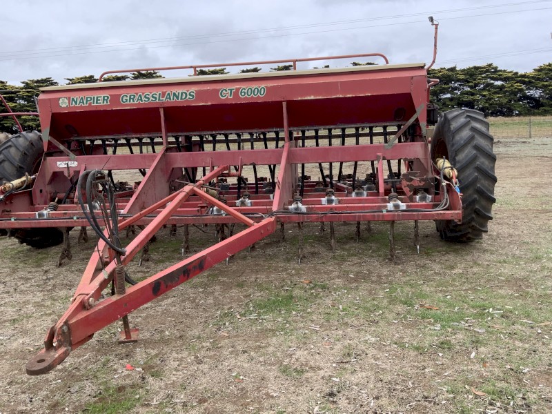 CT 6000 Napier Grasslands combine