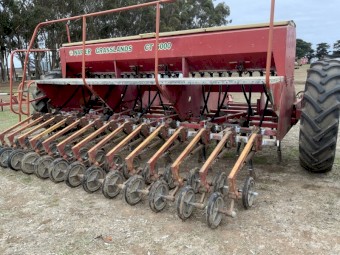 CT 6000 Napier Grasslands combine