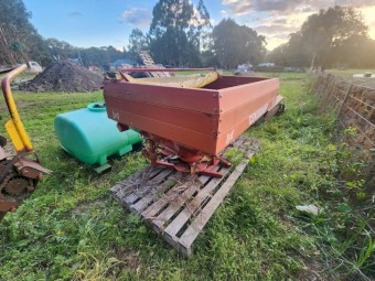 Lely 3PL Twin Spinner spreader