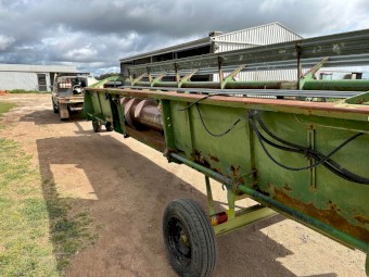 John Deere 222 Front