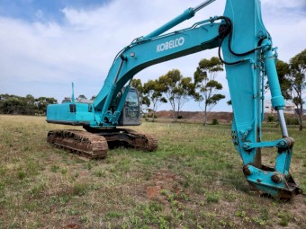 2002 Kobelco SK330LC Excavator