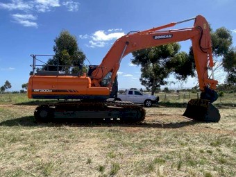 2012 Doosan DX300LC Excavator