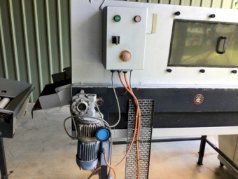 KW Engineering Fruit Grader  1998 8-CIRCA GRADER, ROLLER-SPRAY, GRAVITY HOPPER, 100L SPRAY TANK 