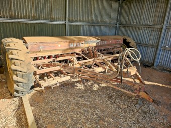 Massey Ferguson 500 combine