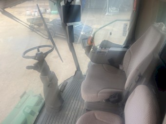 John Deere S670 Header