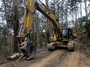 CAT 330 CL Excavator | Farm Tender