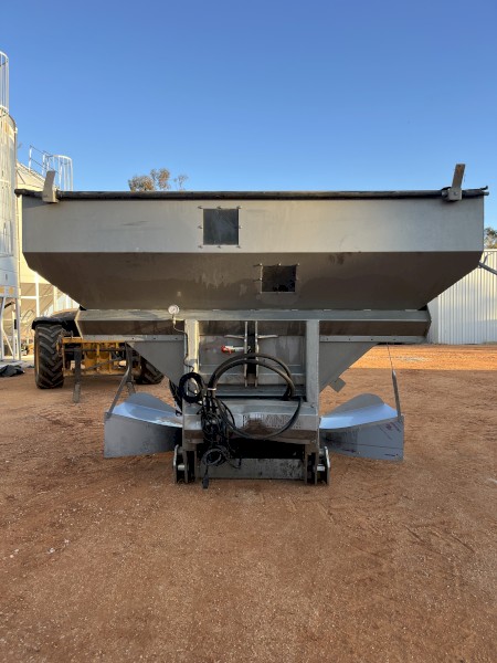 2016 Hansa L4 Spreader