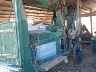 Buncle & Son twin bag chaff cutter