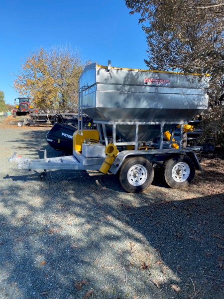 Feed Out Trailer Livestock Feeder Grouper 42BAG (3.5ton Wheat) Galvanized Auger and Trail Feed split Bin 