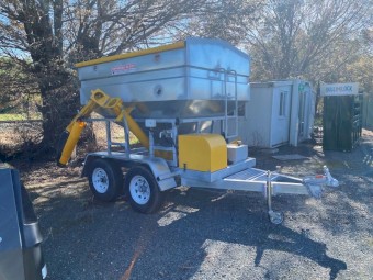 Feed Out Trailer Livestock Feeder Grouper 42BAG (3.5ton Wheat) Galvanized Auger and Trail Feed split Bin 