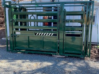 Cattle Vet Crush Painted offside operation BL5200 side Squeeze 