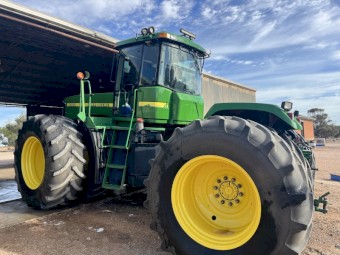 John Deere 9300
