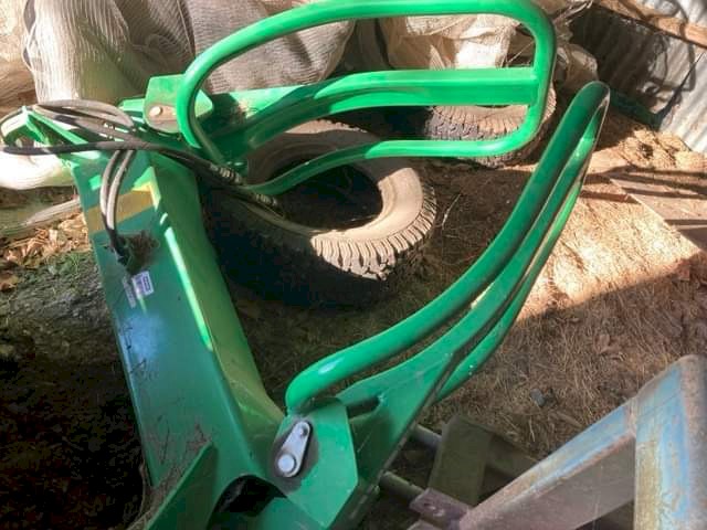 Hustler LM100 soft hands / bale grab