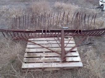 Old 3PL finger tine rakes open to offers